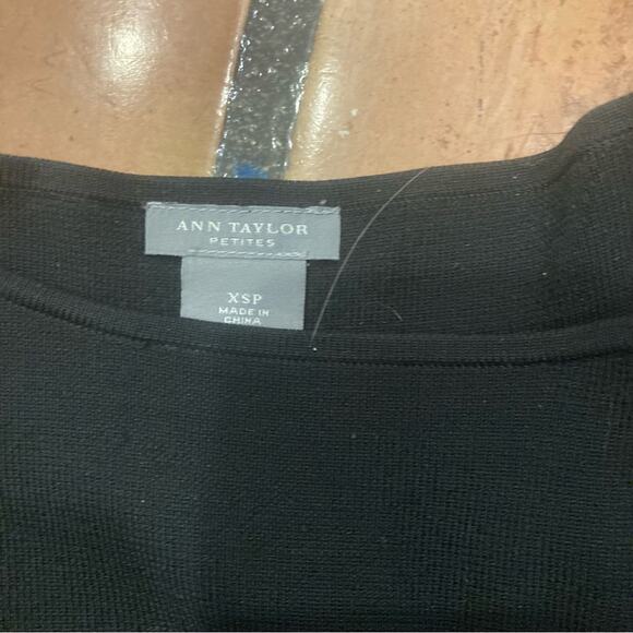 Ann Taylor Sweater like new - Picture 3 of 4